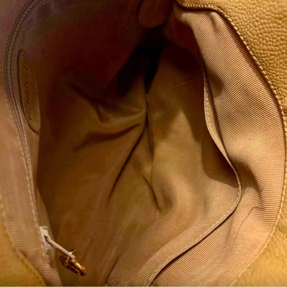 CHANEL Shoulder Bag - Picture 9 of 10